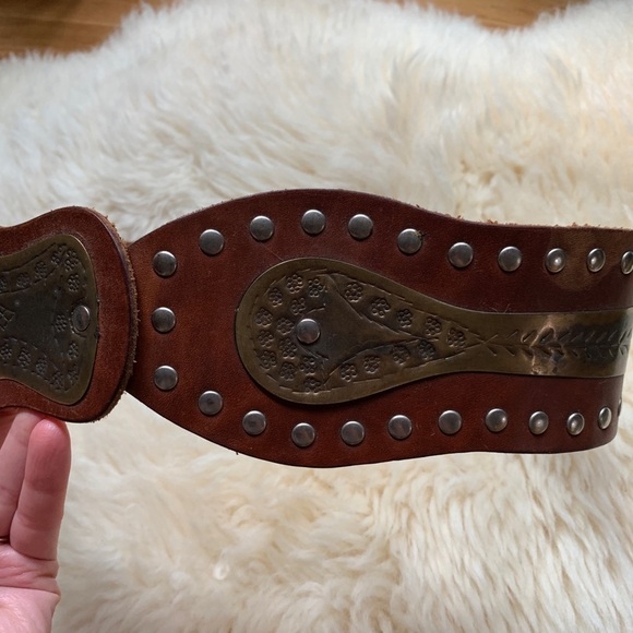 Vintage Tooled Studded Classic Leather Belt S/M - Picture 7 of 7